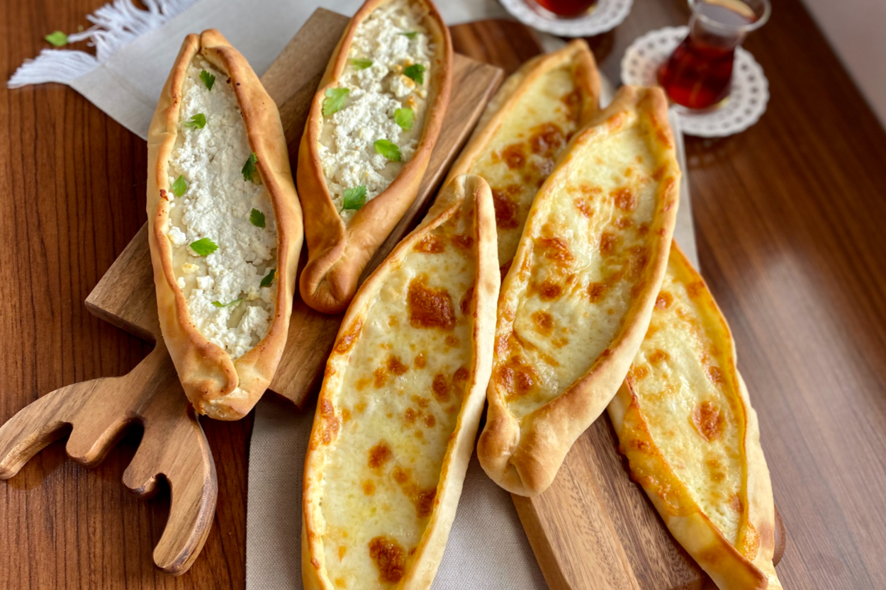 peynirli-pide-yeni-one-cikan